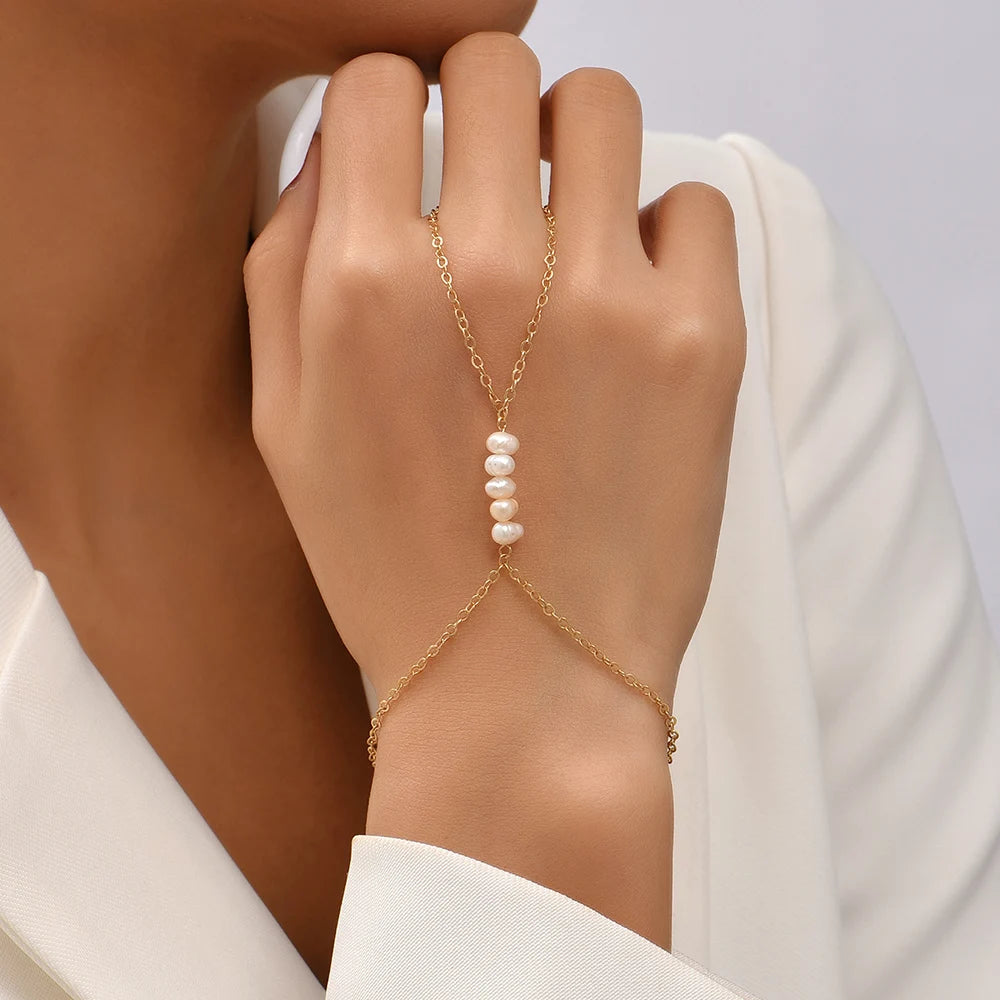 Simple Heart Pendant Chain Bracelet Link Connected Gold plated Wide Finger Ring Bracelets for Women