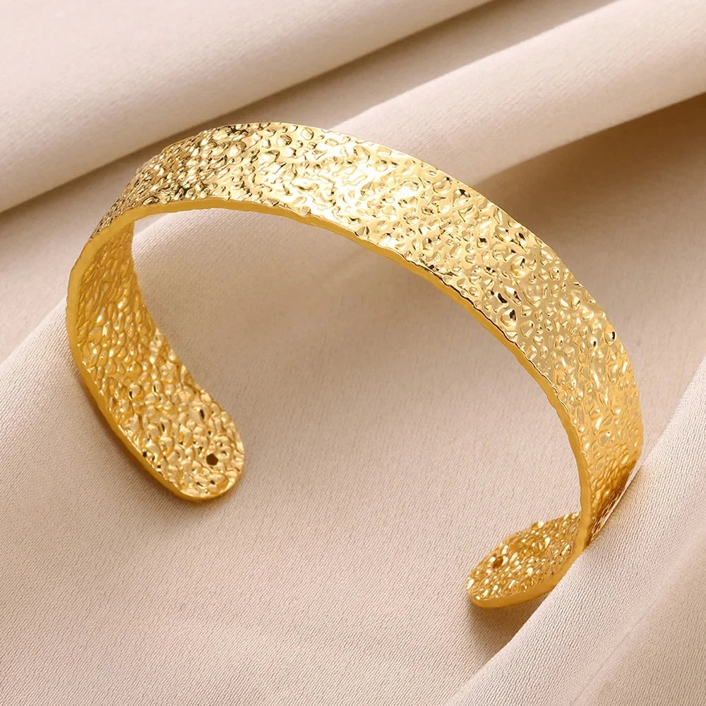 Exquisite Classic Bump Pattern Openning Bangles Bracelet For Women