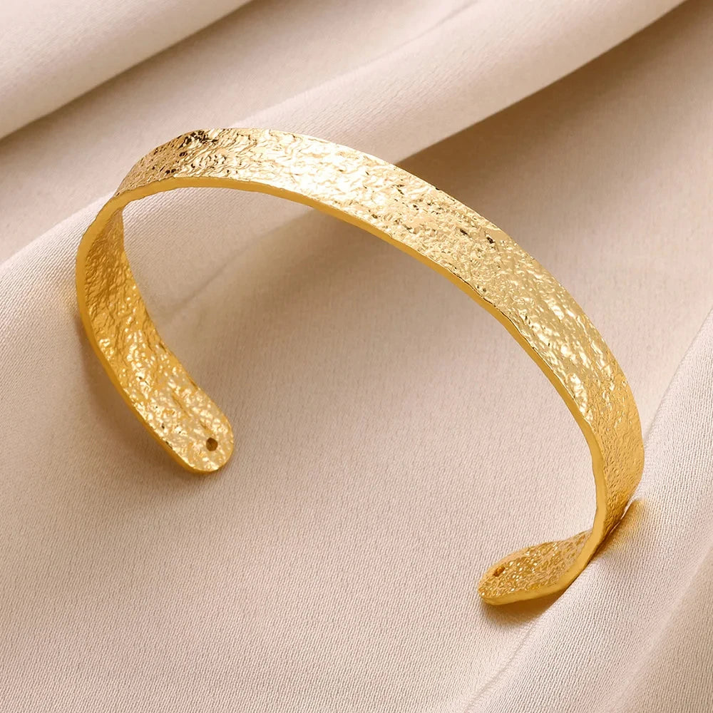 Exquisite Classic Bump Pattern Openning Bangles Bracelet For Women